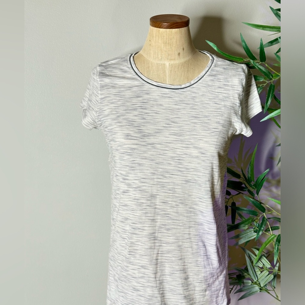 Heather white/gray loose fitting Lululemon top No Tag, Can Fit Someone M/L